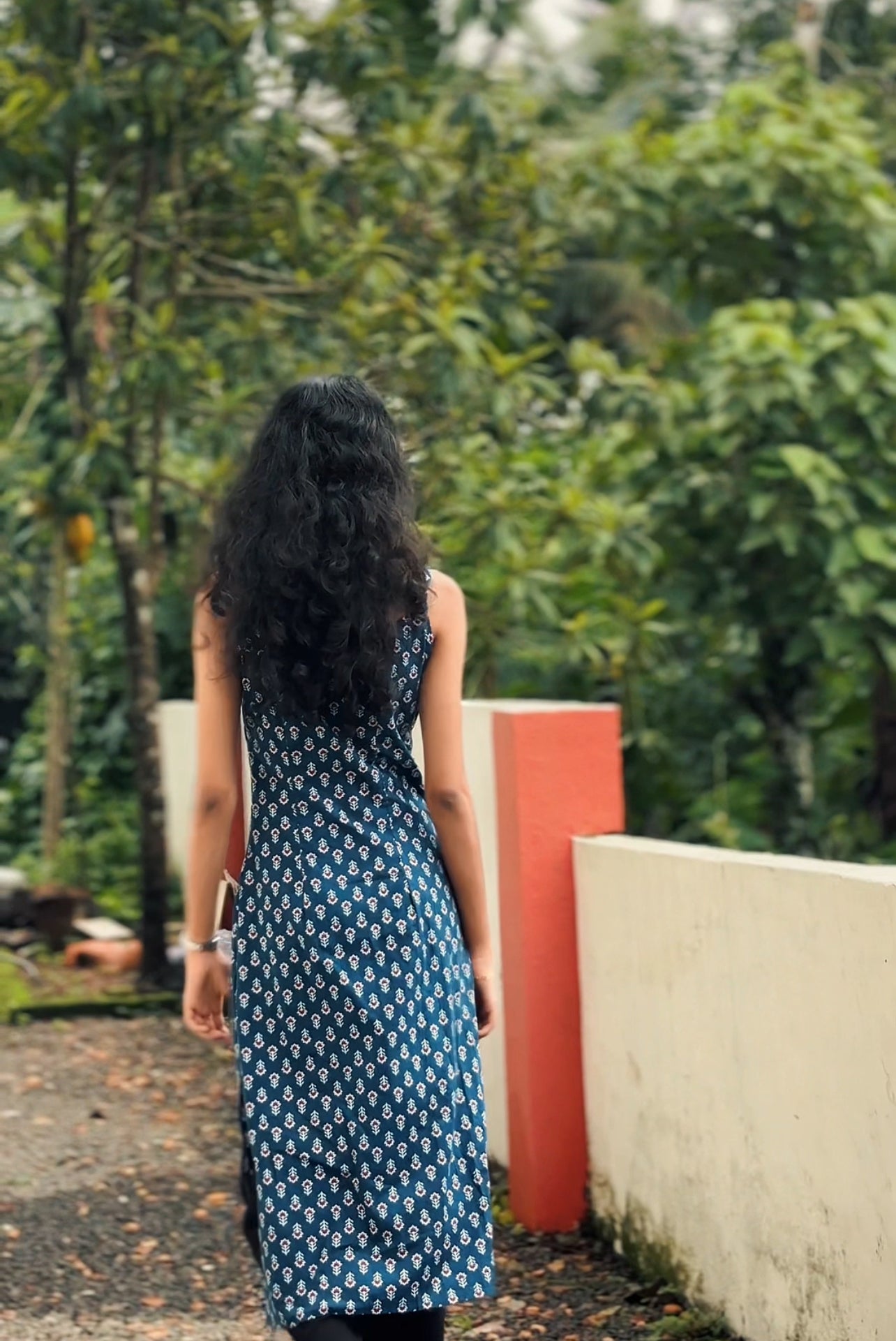 Teal Blue Sleeveless Printed Cotton Kurti with Spaghetti Straps